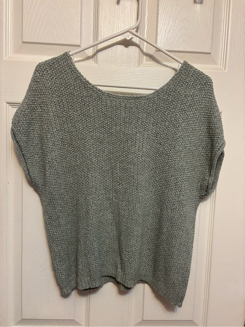 Women’s Jessica Simpson Open-Knit Short-Sleeve Cap-Sleeve Sweater - Medium